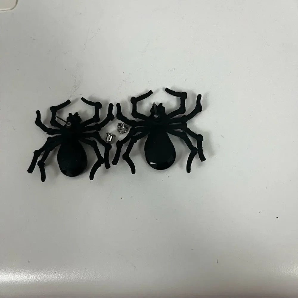 EARRINGS! HALLOWEEN! Spider Gemstone Earrings, Halloween! BNWT Super cute!!